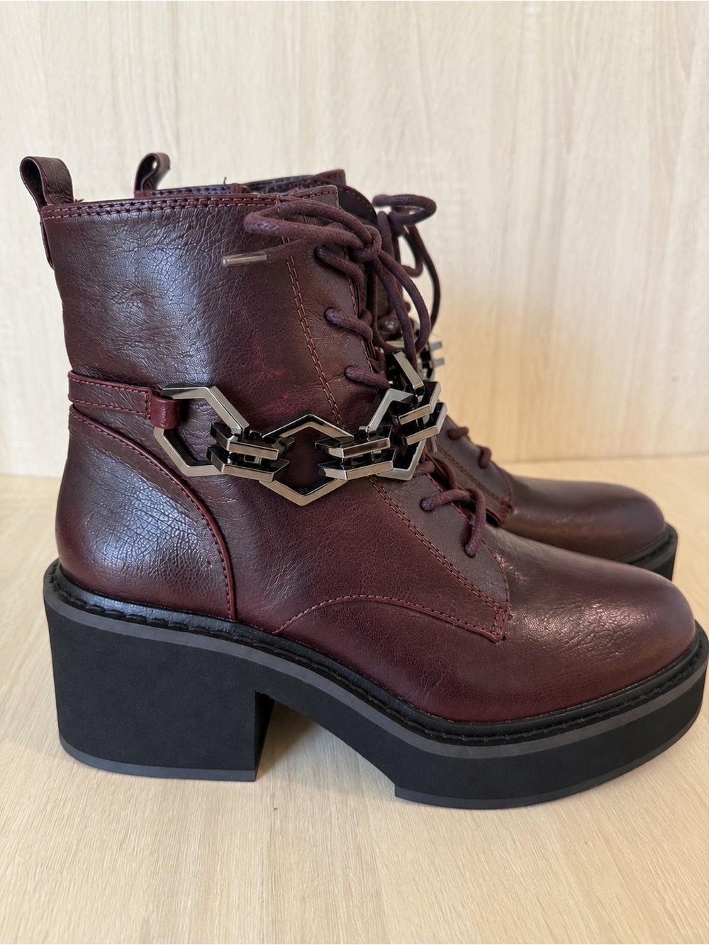 Vince Camuto Burgundy Leather Chain Platform Combat Boots Size 7 M